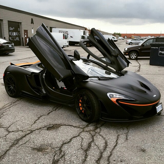 Mclaren p1 black