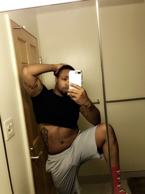 Porn sexynakedblackguy:  Still masculine in a photos