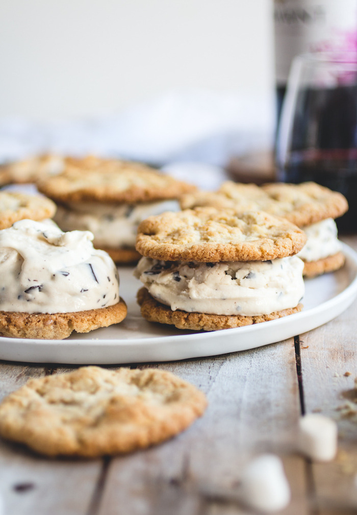 debra-dustjacket:  s’mores ice cream sandwich | butterlust