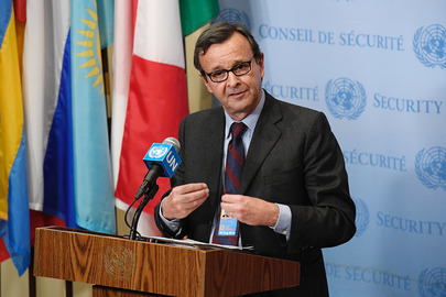 Sikkerhetsrådets president møter pressen etter Vest-Sahara-møtet, 22. nov.