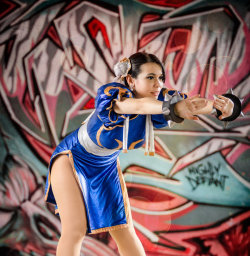 cosplayfanatics:  kikoken CHUN LI by carolinaangulo