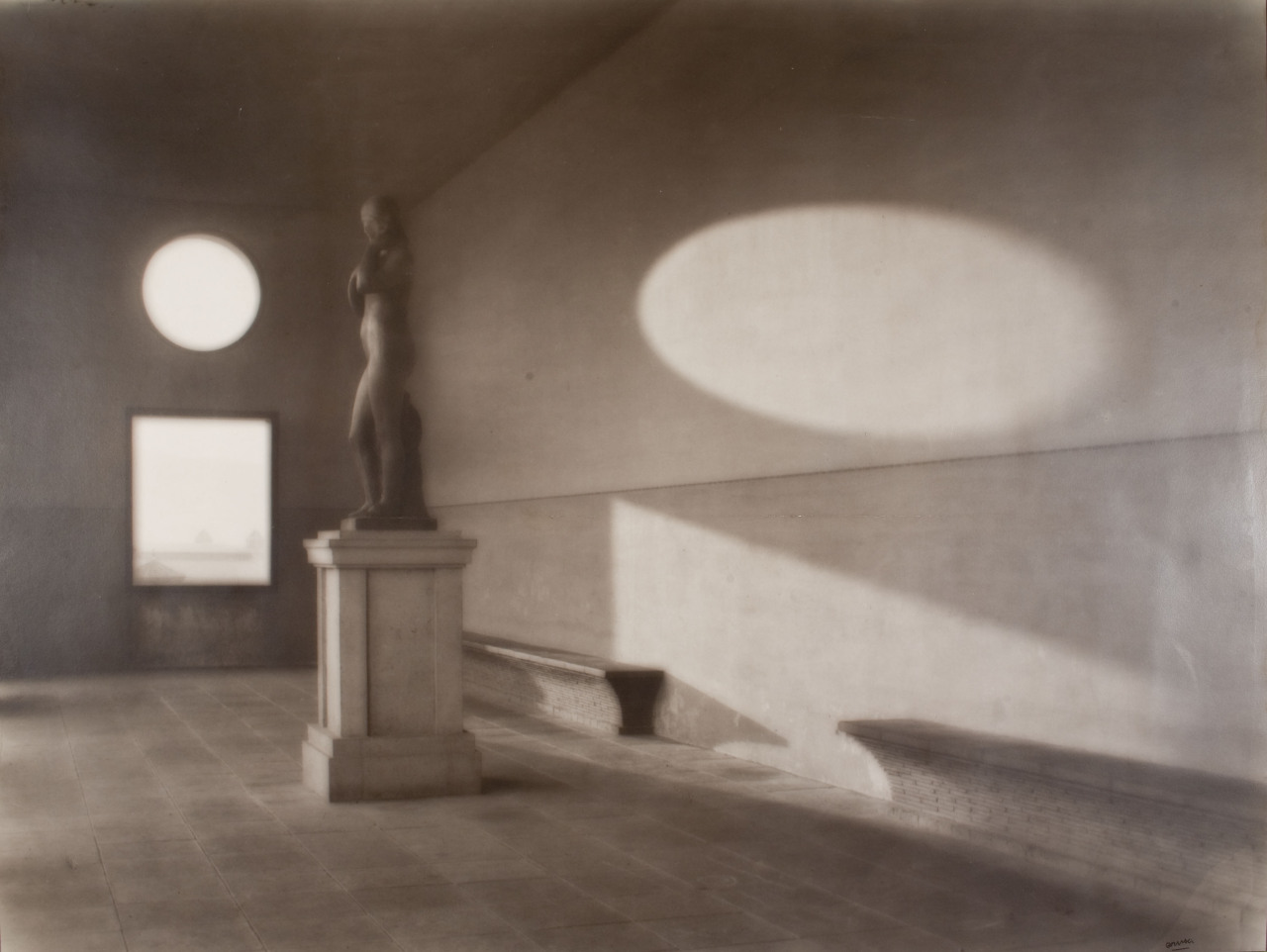 realityayslum:  Antoni Arissa  Interior, c1932 Considered part of The New Vision