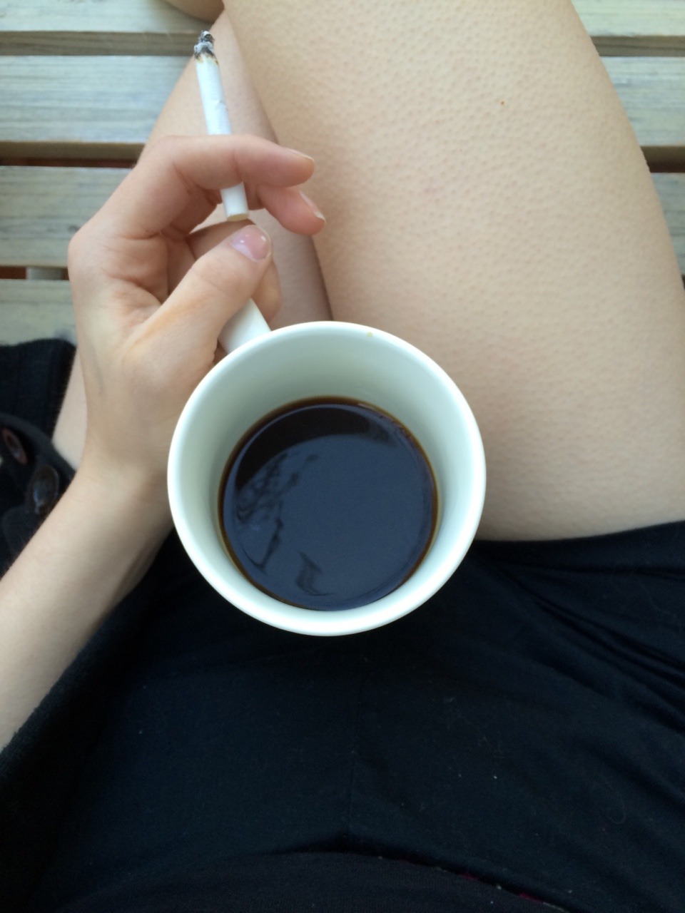hedgielouu:  You can see the reflection trees in my coffee &amp; the lil goose