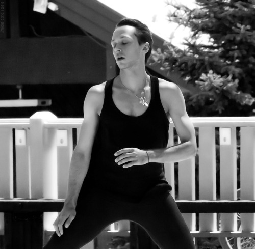 Photoset: The Artist in Black-and-White | Binky’s @JohnnyGWeir Blog  binxblog.com/