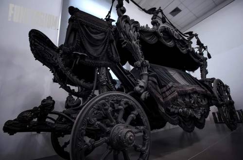 macabregoddess:Viennese imperial horse drawn hearse on display at Schönbrunn Carriage Museum. Stupen