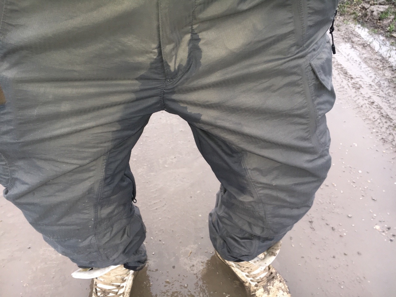 piss and mud in snowboard pants 1