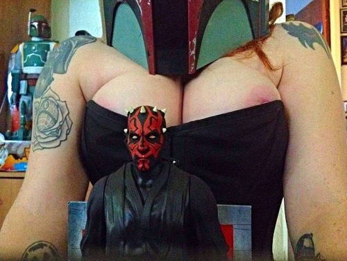 sugar6969:  ginger-sith:  Let’s take a selfie  Booba FettSD