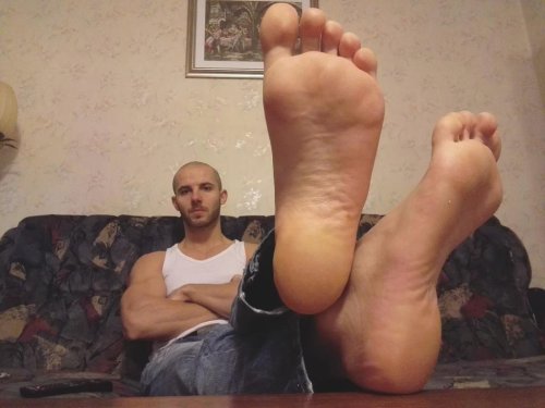 lickyafeet:  listocalixto100:  Octavius   Geile Drecksau mit geilen Maulen! 