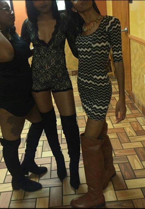 05-fubu:winewoodtip:She boot to big fa ha cotdamn feet.The caption and HER FRIENDS SO FAKE BITCH