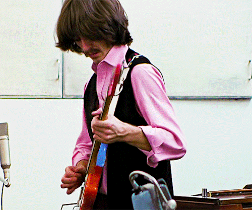 GEORGE HARRISON In THE BEATLES: GET BACK (2021)