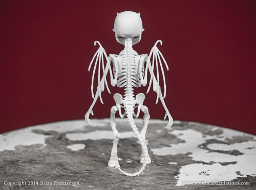 mythicarticulations: Imp skeleton product shots. This one printed beautifully, and balances perfect