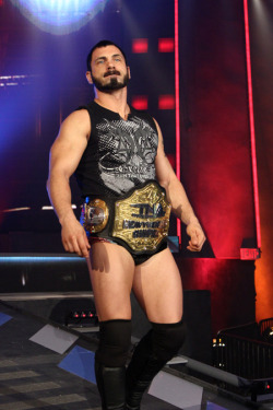 fishbulbsuplex:  TNA World Champion Austin