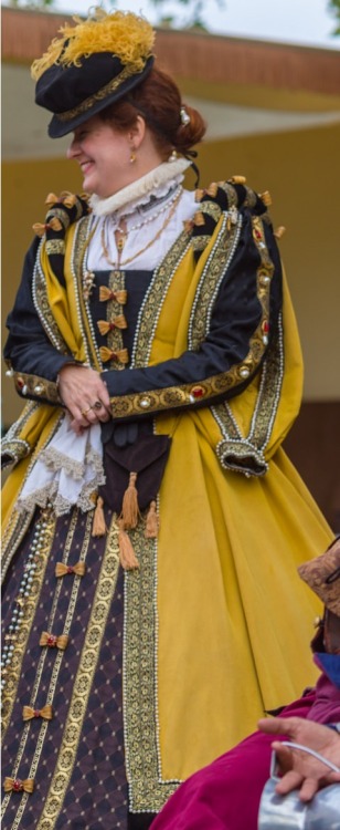 Elizabethan Yellow Gown (Southern Ren Faire, 2018)