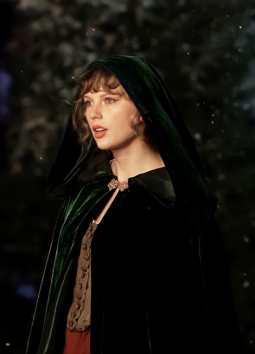 alison-swifts:Taylor Swift for the behind the scene of “willow” music video