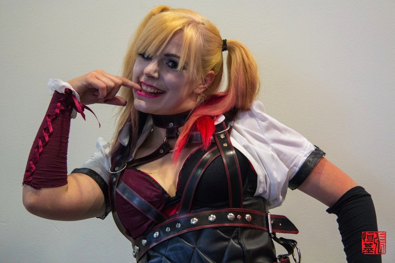 foodandcosplay:  Manchester MCM - July 2014 Harley Quinn - Arkham Knight Cosplayer: