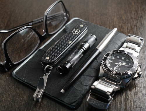 misters-pics:  These are items I carry everyday: Moleskine notebook Parker Jotter pen Victorinox Alox Pioneer iTP A3 flashlight Seiko SKA371 Ray Ban Prescriptions 