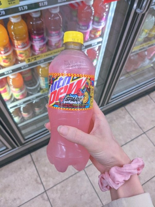 Does Anyone Remember When Tumblr Was Big In Like The 2010s, And It Was Flooded With Pics Framed Like