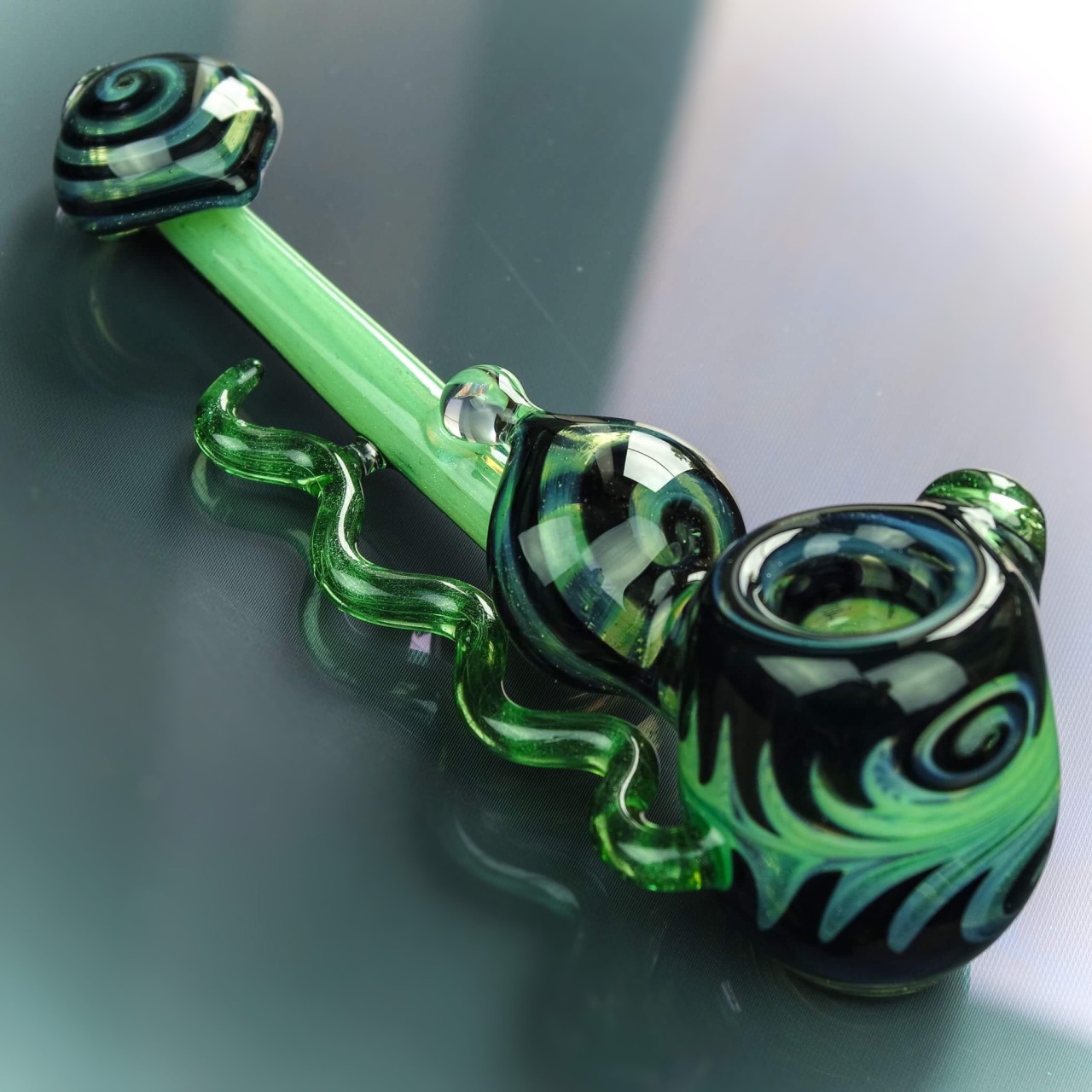 grasscity-official:  I just love how fun this wig wag spoon with green slyme and