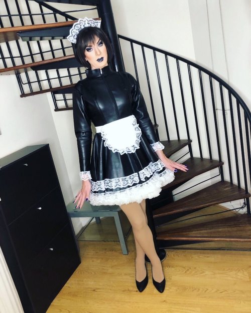 Leather Sissy Maid