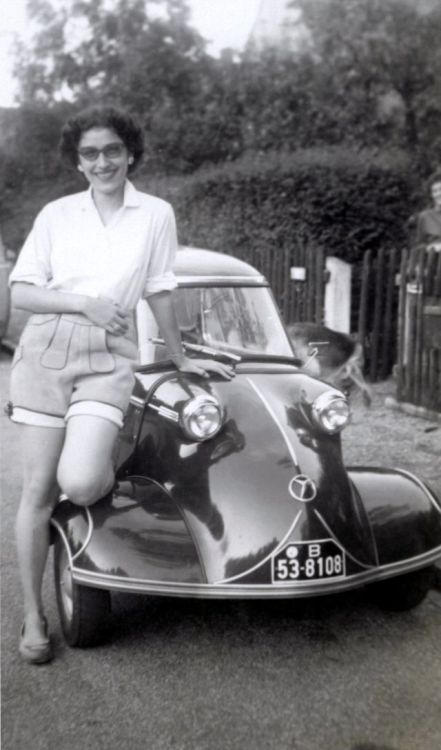 vintageeveryday: Cool pics capture ‘50s beautiful ladies in shorts posing with their cars.