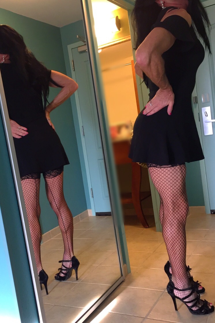 sissygurlmagazine:  This is one of my sissies thanks for submitting to my blog