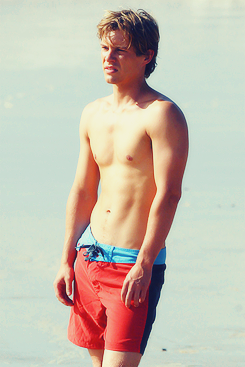 Is this the dude from Weeds because if so DAMN!