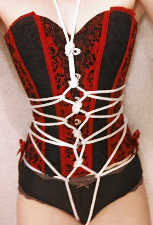 As requested, a corset with a chest harness. I would have done more of the tie if I had more frICKIN