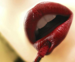 jaynelovesdick:  paint your lips feel the pleasure  Ohhhh, I like that color *giggle*