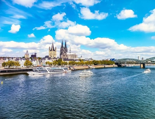 Cologne #clouds #landscape #sunlight #sky #skyline #dailylife #colours #city #citylife #traveler #tr