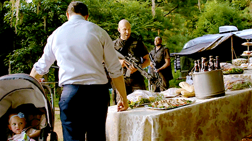 hopepeacegilijahslovemikaelson:   Elijah being a good uncle while preparing to murder