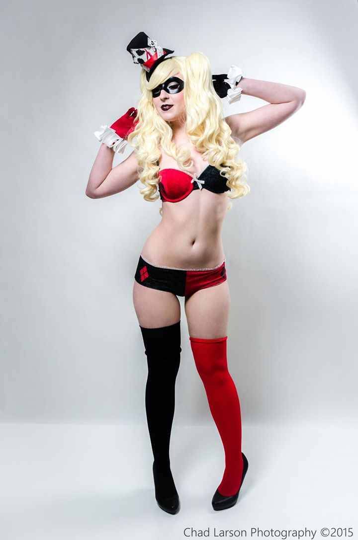 hawiiangirl54956:  Got some more fun pictures of my lingerie Harley Quinn Cosplay.