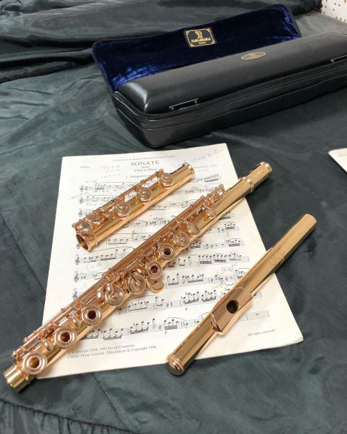 今天的好朋友是超過20年交情的浦朗克～ #Poulenc #sonate #YorkLu #呂承祐 #長笛 #flute #플루트 #长笛 #フルート #fløyte #fluit #flöte #f