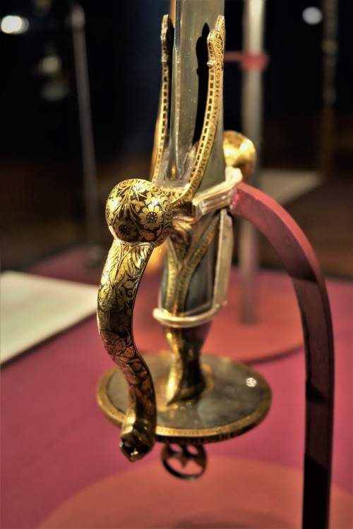 barbucomedie: Talwar from India dated to the Late 18th Century on display at the Queen’s Galle