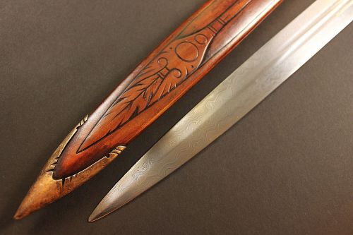 art-of-swords:Handmade Swords - Sword of the Seraphim SongMaker: David DelaGardelleThe sword of the 