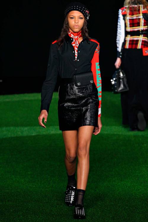 noirmodels:black models at marc by marc jacobs