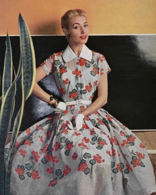 Christian Dior, 1954.