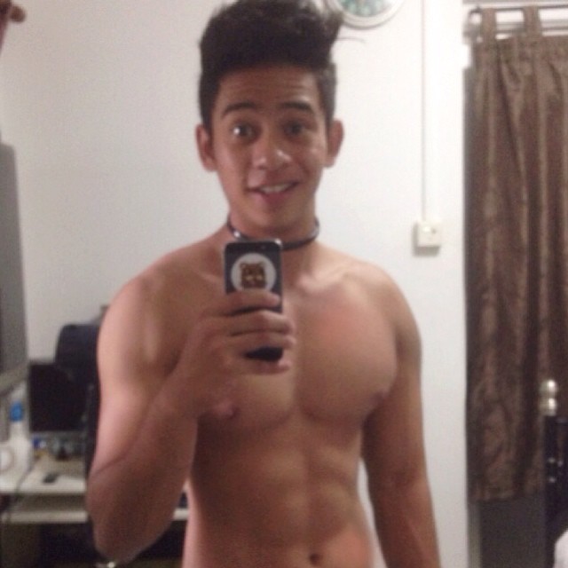 merlionboys:  Another boy with some kind of post gym transformation. Still cute.