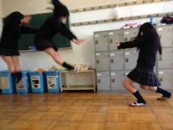 japan-aesthetics:   Schoolgirl Hadouken   X