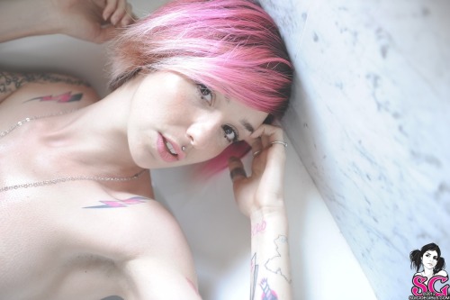 Porn past-her-eyes:  Tifereth Suicide  tifereth.suicidegirls.com photos