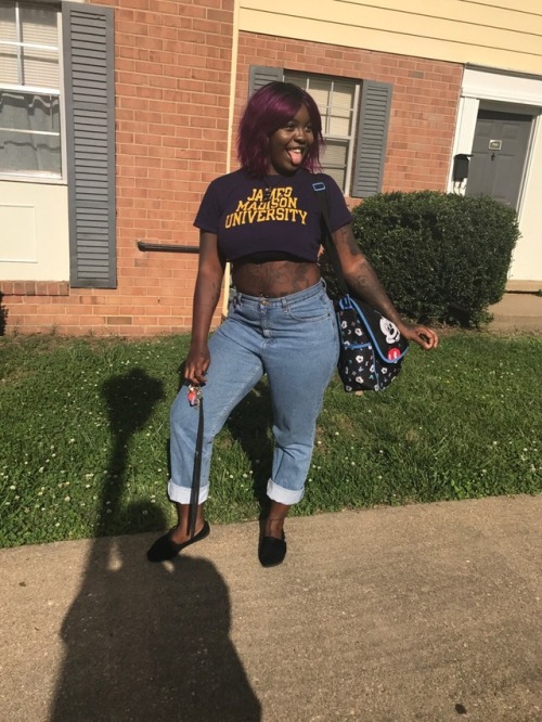 insecure-beautyy: theteddybearsamurai: insecure-beautyy: keepinitrell: insecure-beautyy: Dab of Lean