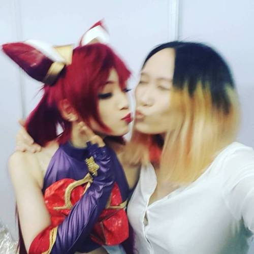 So our wefie turned out in an unexpected way haha met Aza at #ThailandComicCon and omg she&rsquo;s a