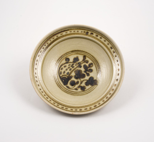 Bowl with Design of Fish and Waterweeds, Thai, 14th–15th century, Saint Louis Art Museum: Asia