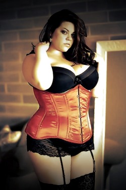 bbwcorset:  Wench in Red Satin.