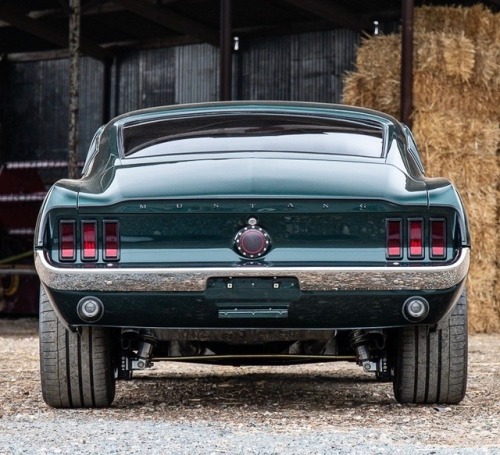 utwo:‘67 Ford Mustang 390GT© silverstone auctions ltd