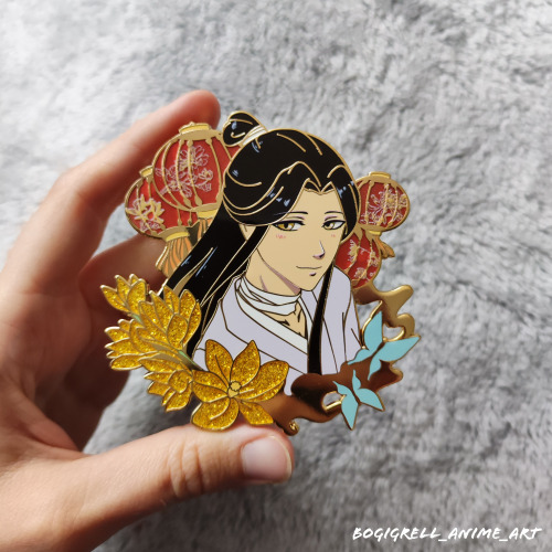 My limited edition pins ^^ Hope you like them!-Hua Cheng &amp; Xie Lian (LE 50)-Nie Huaisang (LE