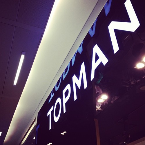 sergiofontecilla:#Showcase #TOPMAN #CostaneraCenter #Architecture #Interior #Santiago #Chile 