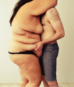 cl6672:  givemehipsandcushion:  fatshitcray:  mcflyver:  hersw33t3std0wnfall:  kelona:  Hands all over a double belly. Me: 350 lbs, 6 feet tall. Him: 175 lbs, 6 feet tall.   Aww, this is me and my daddy. Totally. Thank god he loves me being chubby.