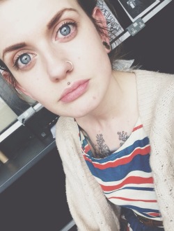 tiny-tattooed-fitblr:  Goggle eyed freak