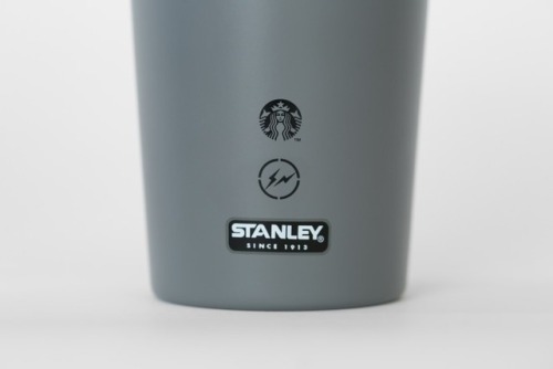 マットな質感がクール。スタバにSTANLEY（スタンレー）とコラボしたステンレスボトル