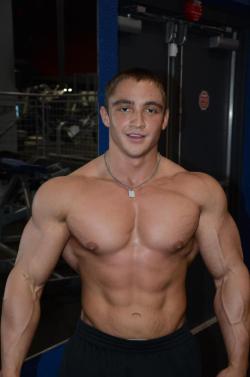 muscletits:  Only 19.  Mr Teen Muscles needs